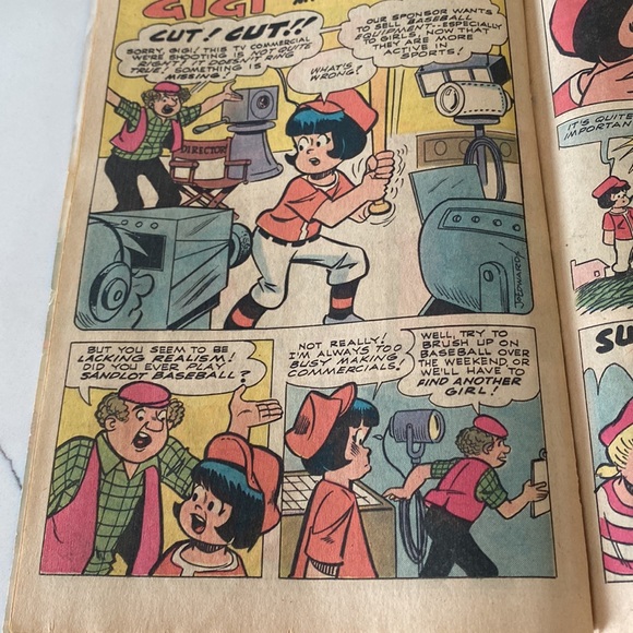 Set of 2 Vintage Laugh Archie Comics Group - Comic Books - Picture 13 of 14